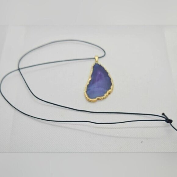 Druzy Purple Crystal Seal with Gold Necklace Seal with Gold Necklace - Picture 3 of 6